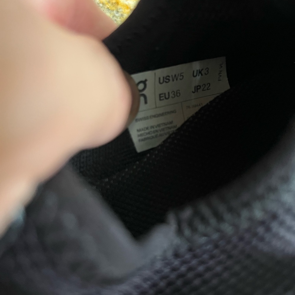 On Cloudeasy Size 5 - image 6